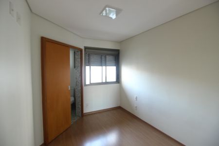 Apartamento à venda com 170m², 4 quartos e 3 vagasQuarto 2