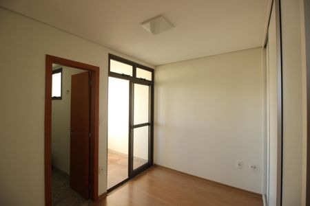 Apartamento à venda com 170m², 4 quartos e 3 vagasQuarto 3