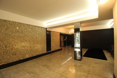 Apartamento à venda com 170m², 4 quartos e 3 vagasHall social