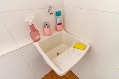 Apartamento para alugar com 100m², 3 quartos e sem vagaBanheiro de Serviço