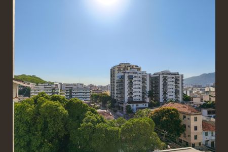 Apartamento à venda com 71m², 2 quartos e 1 vagaÁrea de Serviço