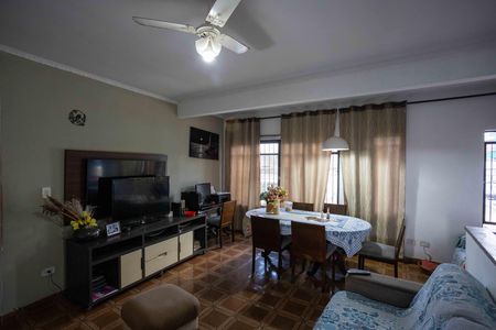 Casa à venda com 300m², 4 quartos e 3 vagasSala