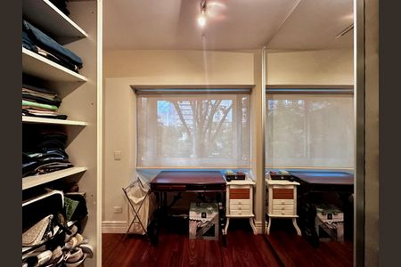 Casa de condomínio à venda com 224m², 4 quartos e 5 vagasCloset Suíte 1