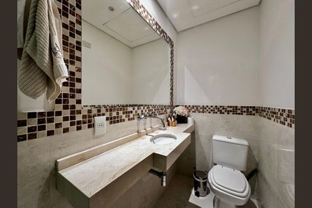 Casa de condomínio à venda com 224m², 4 quartos e 5 vagasBanheiro Suíte 2