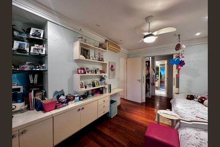 Casa de condomínio à venda com 224m², 4 quartos e 5 vagasSuíte 3