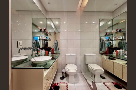 Casa de condomínio à venda com 224m², 4 quartos e 5 vagasBanheiro Suíte 3