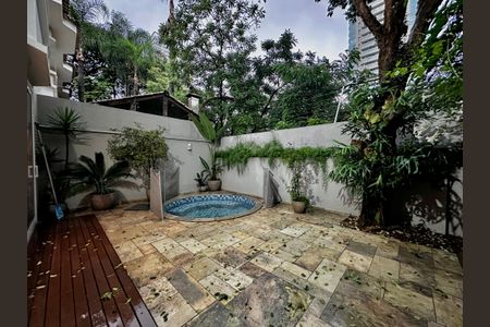 Casa de condomínio à venda com 224m², 4 quartos e 5 vagasVaranda/Quintal