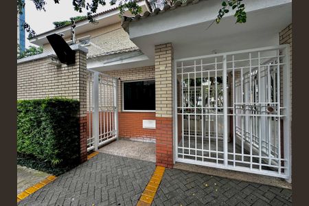 Casa de condomínio à venda com 224m², 4 quartos e 5 vagasFachada Condomínio 