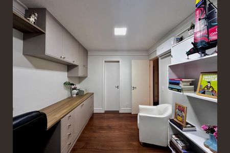 Casa de condomínio à venda com 224m², 4 quartos e 5 vagasSuíte 2