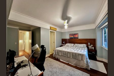 Casa de condomínio à venda com 224m², 4 quartos e 5 vagasSuíte 1