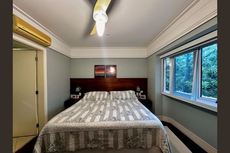 Casa de condomínio à venda com 224m², 4 quartos e 5 vagasSuíte 1