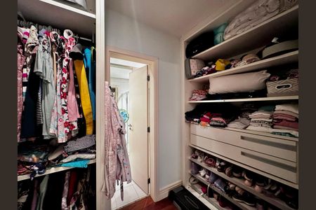 Casa de condomínio à venda com 224m², 4 quartos e 5 vagasCloset Suíte 3
