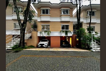 Casa de condomínio à venda com 224m², 4 quartos e 5 vagasFachada Casa 