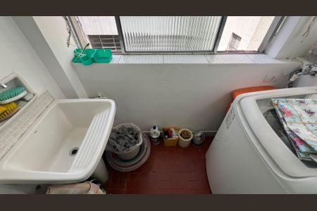 Apartamento à venda com 65m², 3 quartos e 1 vagaÁrea de Serviço