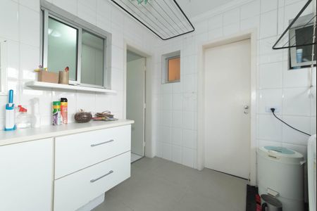 Apartamento à venda com 169m², 3 quartos e 3 vagas Apartamento à venda com 169m², 3 quartos e 3 vagasLavanderia