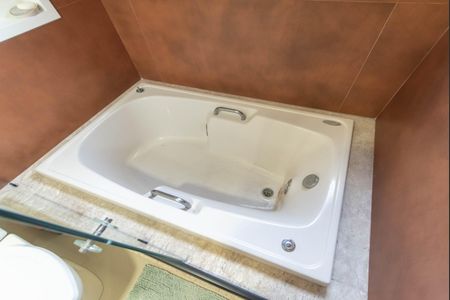 Apartamento à venda com 169m², 3 quartos e 3 vagas Apartamento à venda com 169m², 3 quartos e 3 vagasBanheiro da Suíte