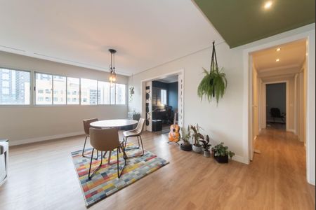 Apartamento à venda com 169m², 3 quartos e 3 vagas Apartamento à venda com 169m², 3 quartos e 3 vagasSala