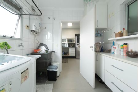 Apartamento à venda com 169m², 3 quartos e 3 vagas Apartamento à venda com 169m², 3 quartos e 3 vagasLavanderia