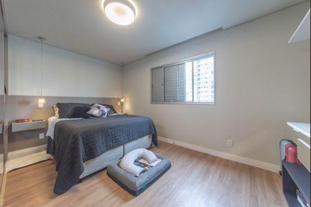 Apartamento à venda com 169m², 3 quartos e 3 vagas Apartamento à venda com 169m², 3 quartos e 3 vagasSuíte