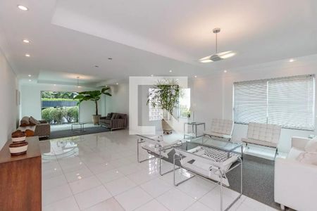 Apartamento à venda com 169m², 3 quartos e 3 vagas Apartamento à venda com 169m², 3 quartos e 3 vagasSalão de Festas