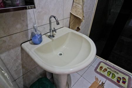 Casa à venda com 90m², 2 quartos e 1 vaga Casa à venda com 90m², 2 quartos e 1 vagaBanheiro