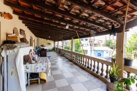 Casa à venda com 100m², 3 quartos e 2 vagas Casa à venda com 100m², 3 quartos e 2 vagasVaranda