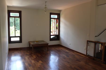 Casa de condomínio para alugar com 750m², 4 quartos e 3 vagasSala 2