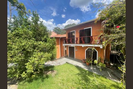 Casa de condomínio para alugar com 750m², 4 quartos e 3 vagas Casa de condomínio para alugar com 750m², 4 quartos e 3 vagasFachada