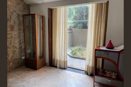 Casa de condomínio para alugar com 750m², 4 quartos e 3 vagas Casa de condomínio para alugar com 750m², 4 quartos e 3 vagasSala de Jantar