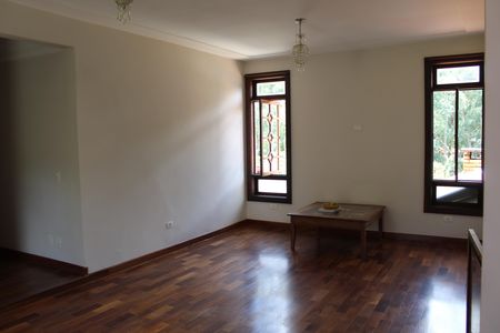 Casa de condomínio para alugar com 750m², 4 quartos e 3 vagasSala 2