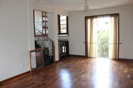 Casa de condomínio para alugar com 750m², 4 quartos e 3 vagasSala 2