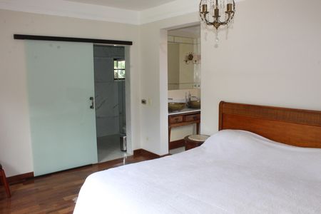 Casa de condomínio para alugar com 750m², 4 quartos e 3 vagasSuíte 1