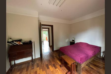 Casa de condomínio para alugar com 750m², 4 quartos e 3 vagas Casa de condomínio para alugar com 750m², 4 quartos e 3 vagasQuarto 2