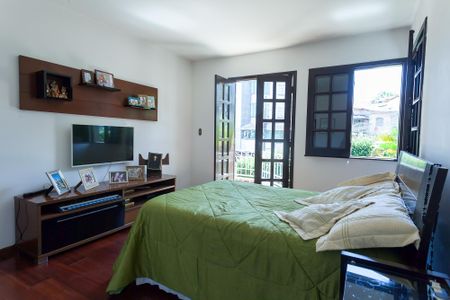 Casa à venda com 397m², 5 quartos e 2 vagassuite