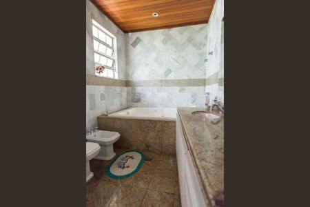 Casa à venda com 397m², 5 quartos e 2 vagasbanheiro suite