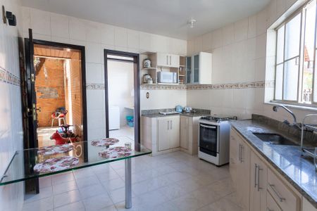 Casa à venda com 397m², 5 quartos e 2 vagasCozinha