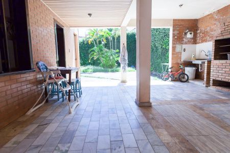 Casa à venda com 397m², 5 quartos e 2 vagasChurrasqueira