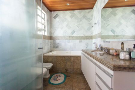 Casa à venda com 397m², 5 quartos e 2 vagasbanheiro suite