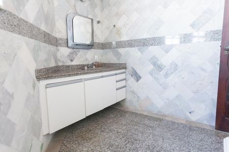 Casa à venda com 397m², 5 quartos e 2 vagasBanheiro Social