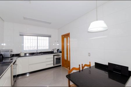 Casa à venda com 175m², 3 quartos e 3 vagasCozinha