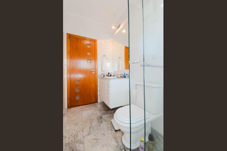 Casa à venda com 175m², 3 quartos e 3 vagasBanheiro Social 