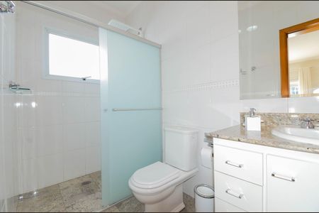 Casa à venda com 175m², 3 quartos e 3 vagasBanheiro da Suíte