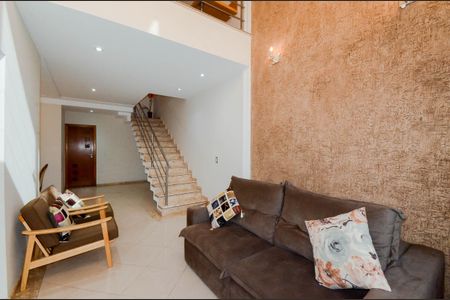 Casa à venda com 175m², 3 quartos e 3 vagasSala