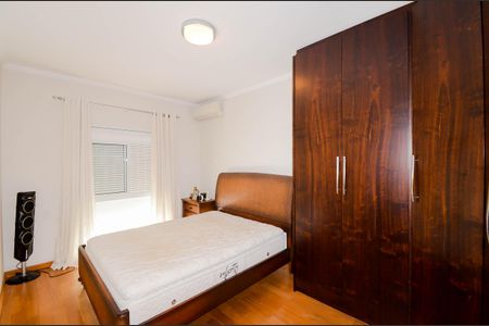 Casa à venda com 175m², 3 quartos e 3 vagasSuíte