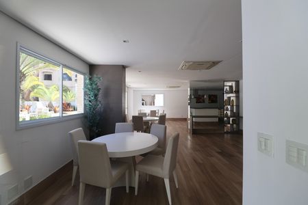 Apartamento para alugar com 106m², 3 quartos e 2 vagas Apartamento para alugar com 106m², 3 quartos e 2 vagasÁrea comum - Salão de festas