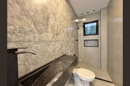 Casa de condomínio à venda com 180m², 4 quartos e 2 vagasSuíte 4 - Banheiro