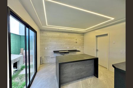 Casa de condomínio à venda com 180m², 4 quartos e 2 vagasCozinha