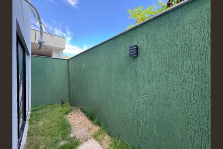 Casa de condomínio à venda com 180m², 4 quartos e 2 vagasÁrea externa