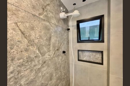 Casa de condomínio à venda com 180m², 4 quartos e 2 vagasSuíte 4 - Banheiro