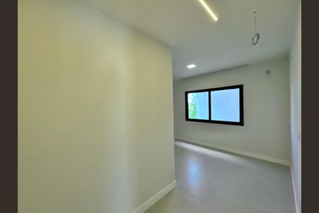 Casa de condomínio à venda com 180m², 4 quartos e 2 vagasSuíte 3